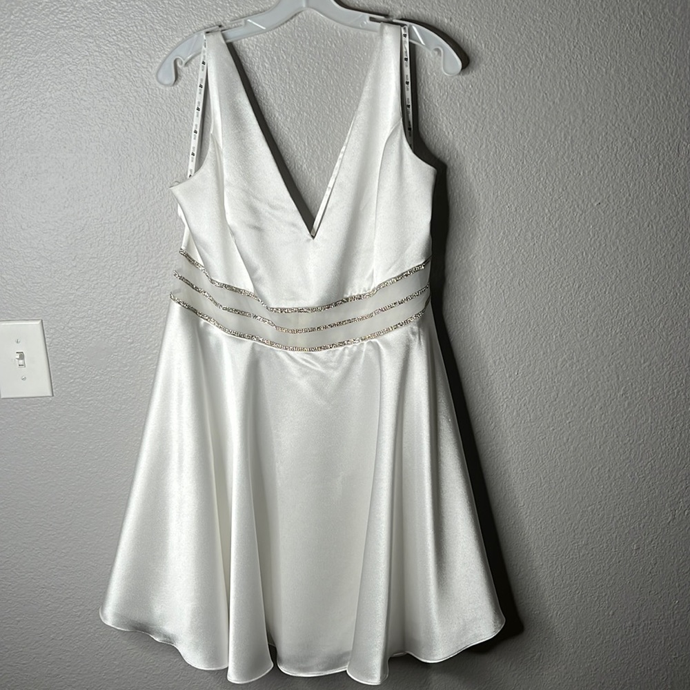 Jules & Cleo V-Neck w/ Jeweled Sheer Waist  - NWT